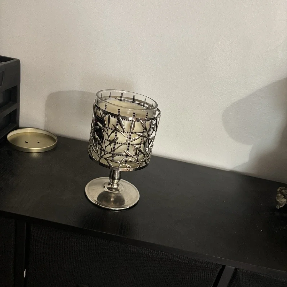 Bath & Body Works Vine Leaf Pattern Silver 3-Wick Pedestal Candle Holder